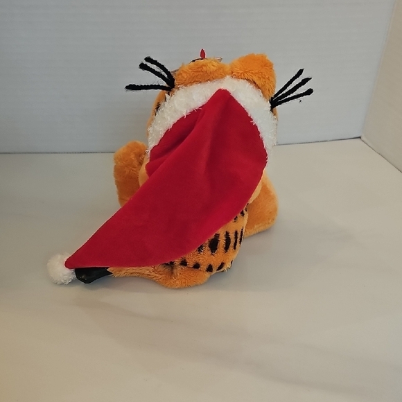 Ty Garfield Plush- Holiday - Picture 3 of 11